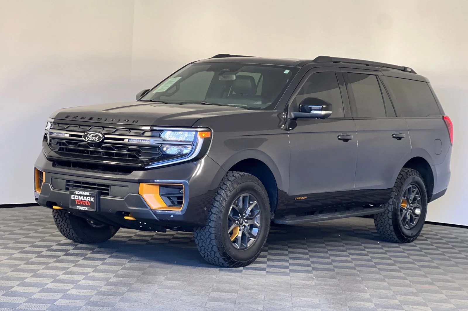 Used 2025 Dark Matter Gray Ford Tremor image 7