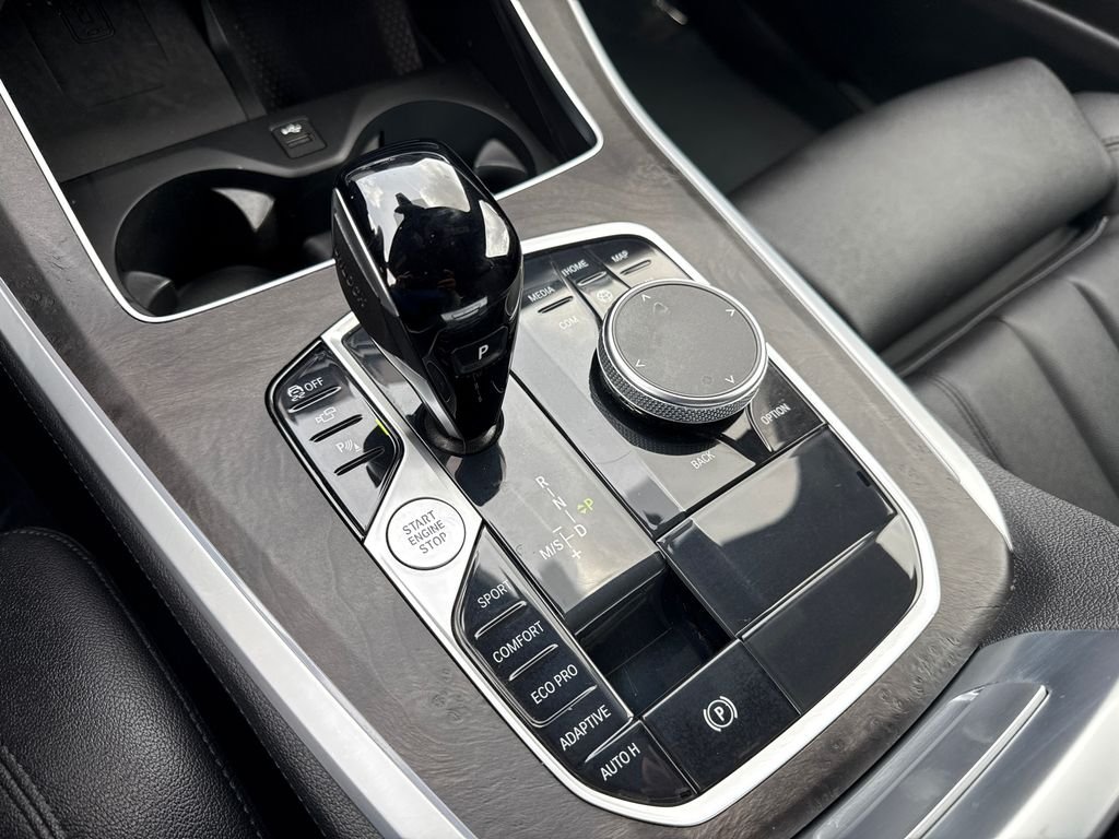 Used 2022 Jet Black BMW sDrive40i image 26