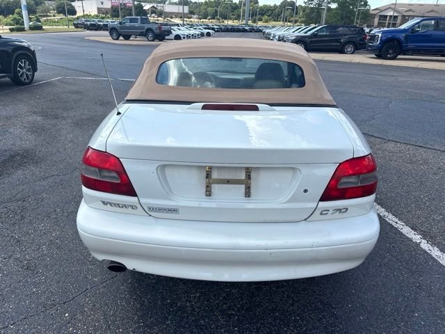Used 1999 White Volvo Base image 10