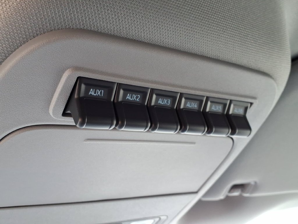 New 2027 Carbonized Gray Metallic Ford F-350® XLT image 23