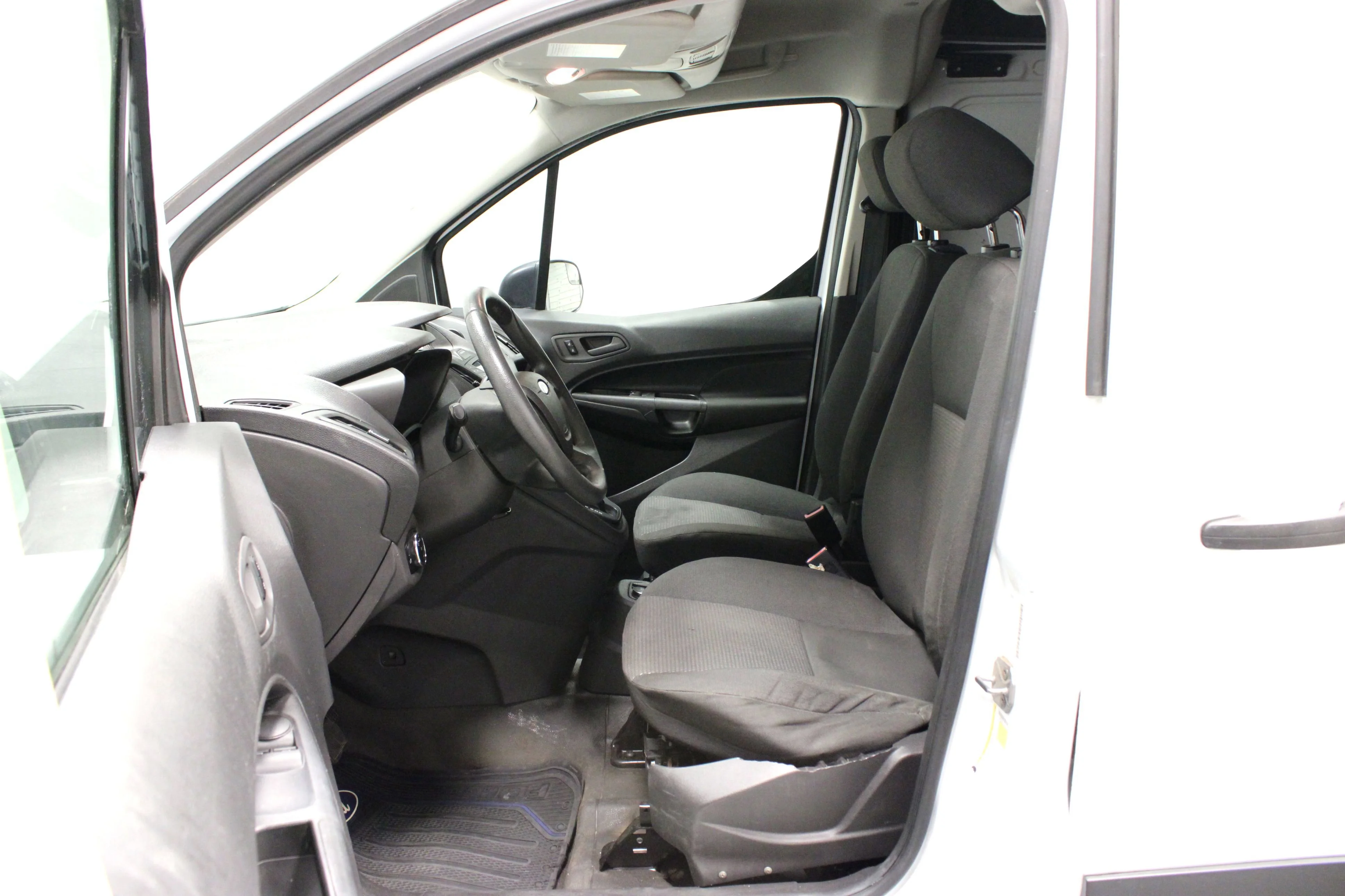 Used 2015 Frozen White Ford XL image 17