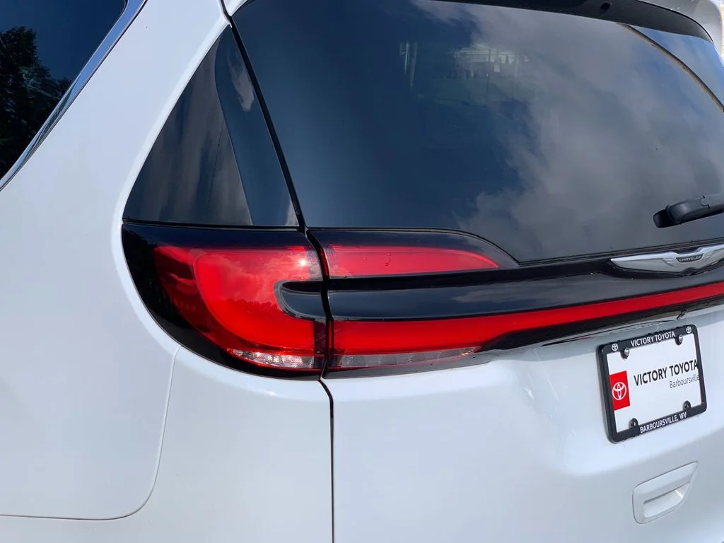 Used 2022 White Chrysler Touring L image 36