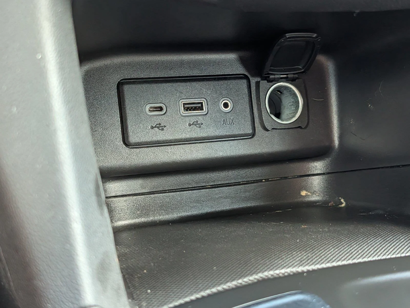 Used 2024 Sterling Gray Metallic Chevrolet LT image 19
