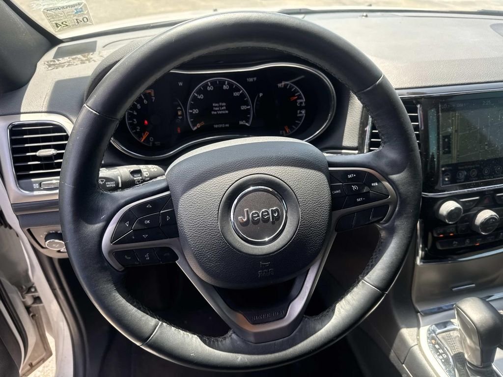 Used 2019 White Jeep Altitude image 21