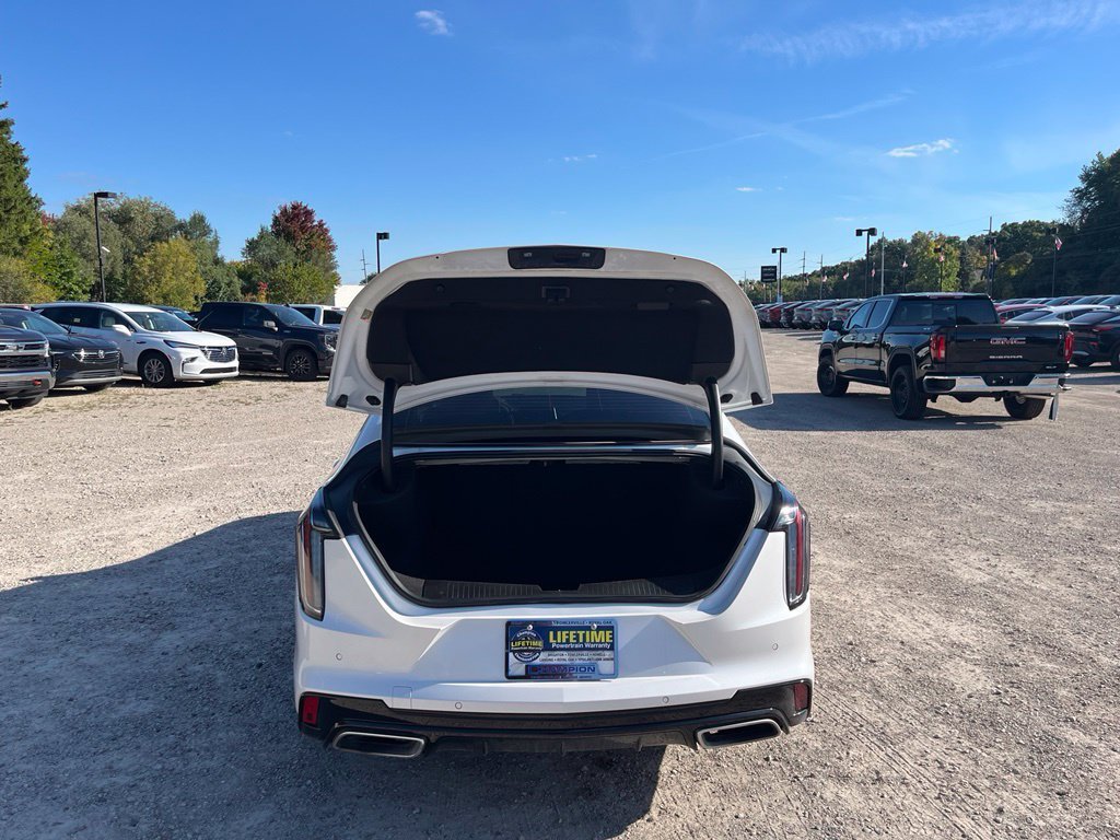 Used 2021 Crystal White Tricoat Cadillac Sport image 8