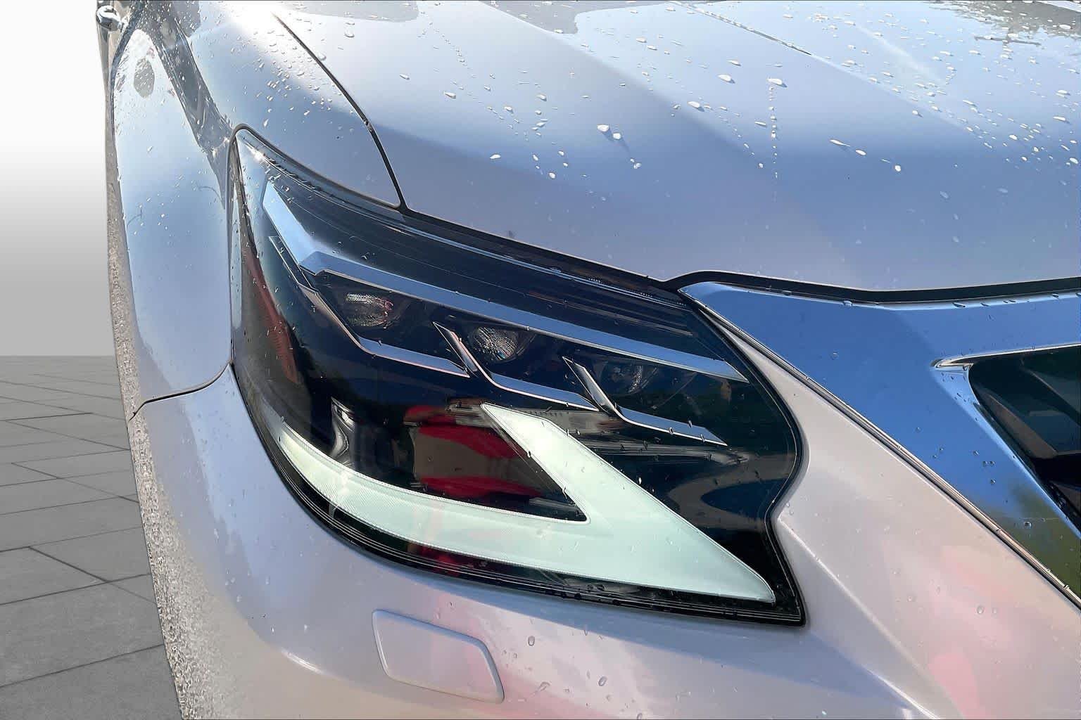 Used 2022 Starfire Pearl Lexus Luxury image 28