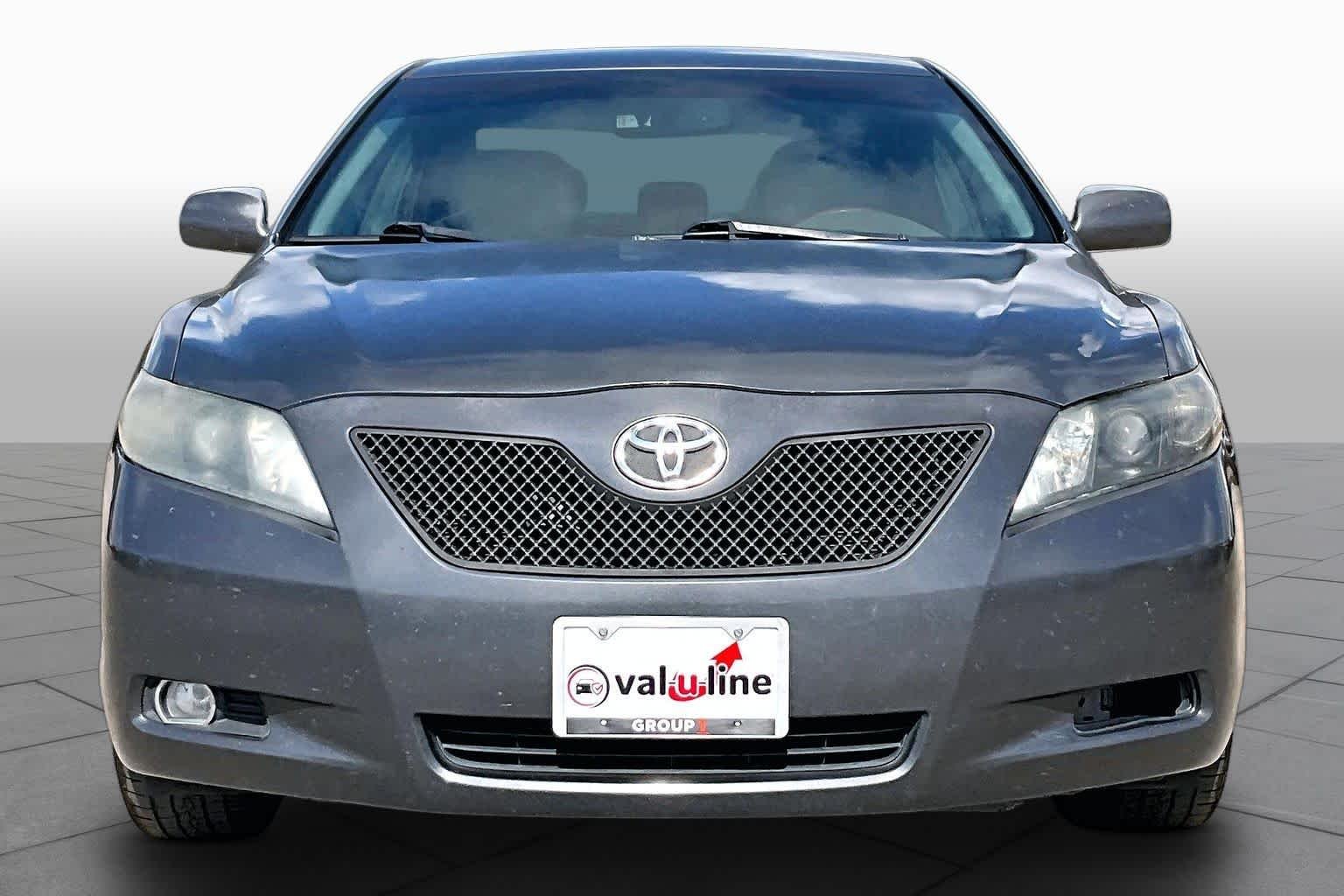 Used 2008 Magnetic Gray Metallic Toyota LE image 3
