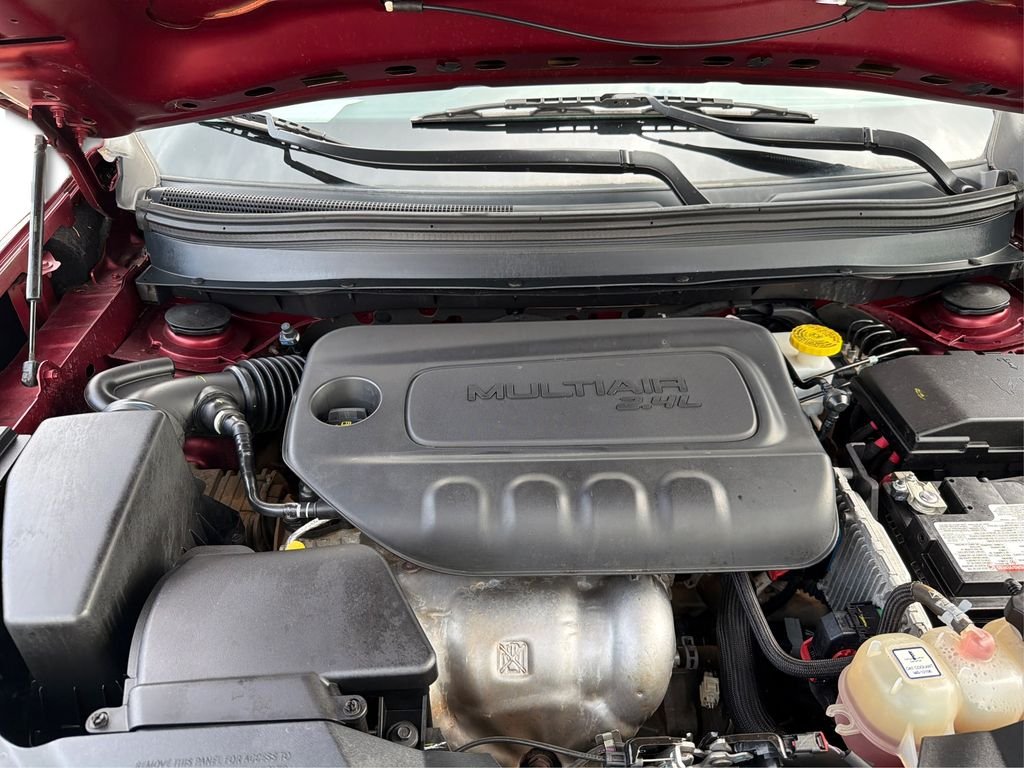 Used 2019 Velvet Red Pearlcoat Jeep Latitude Plus image 12