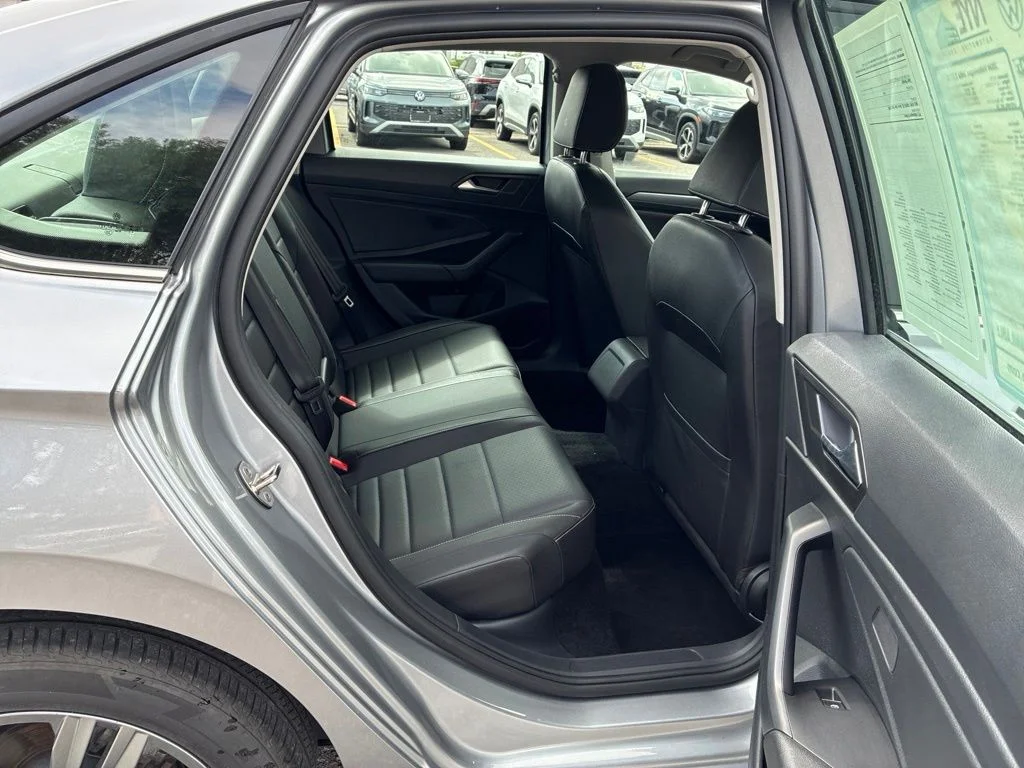 Certified Used 2024 Silver Volkswagen 1.5T SE image 48