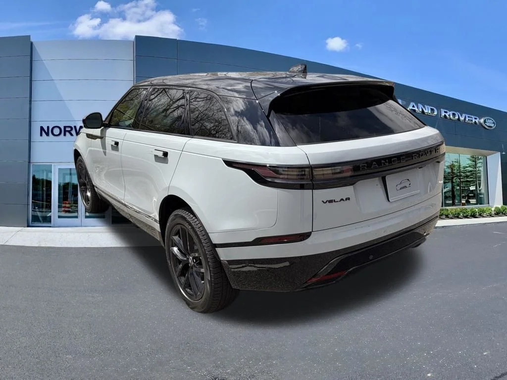 New 2026 Arroios Grey Land Rover Dynamic SE image 6