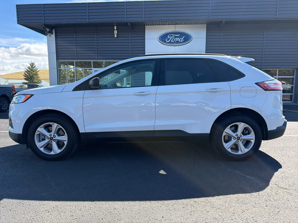 Certified Used 2024 Oxford White Ford SE image 13