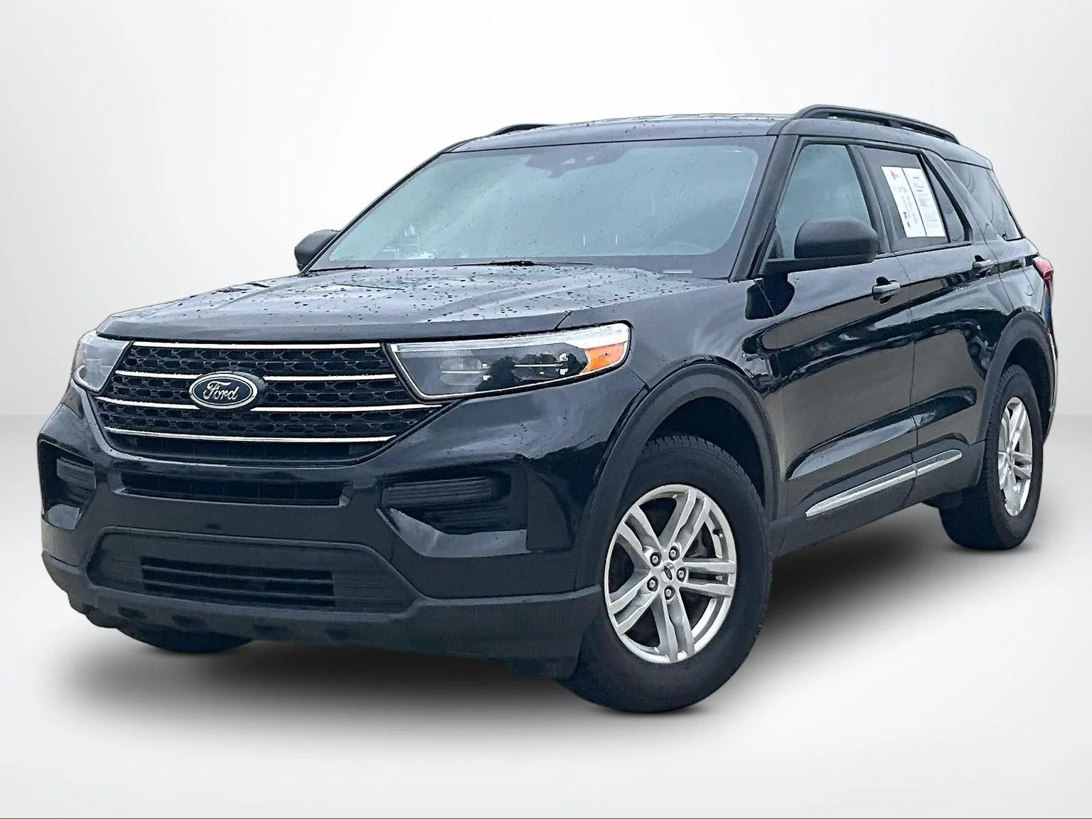 Used 2023 Black Ford XLT image 2