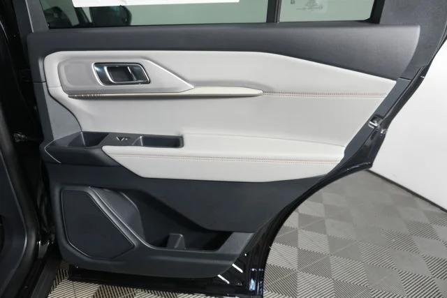 New 2026 Agate Black Metallic Ford Active image 30
