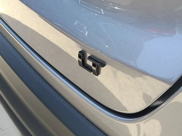 New 2026 Sterling Gray Metallic Chevrolet LT image 31