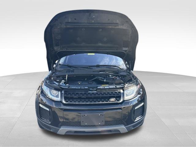 Used 2017  Land Rover SE image 36