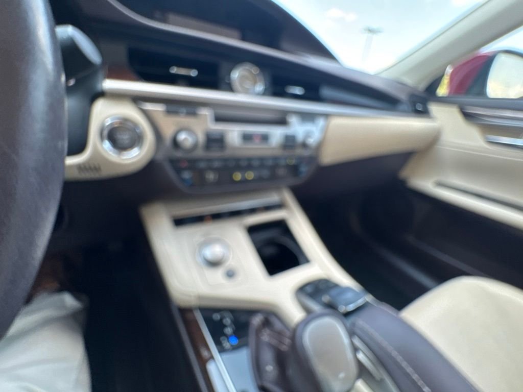 Used 2017  Lexus 350 image 8