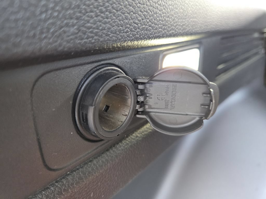 Used 2024 sparkle silver metallic Honda EX image 29
