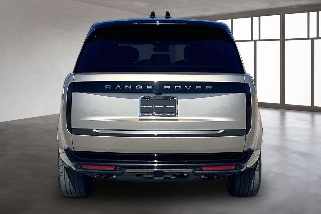 New 2026 Batumi Gold Premium Metallic Land Rover SE image 4