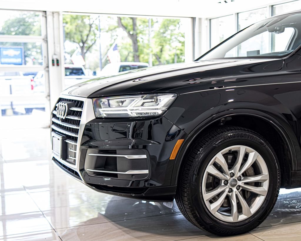 Used 2019 Black Audi 55 Premium image 4
