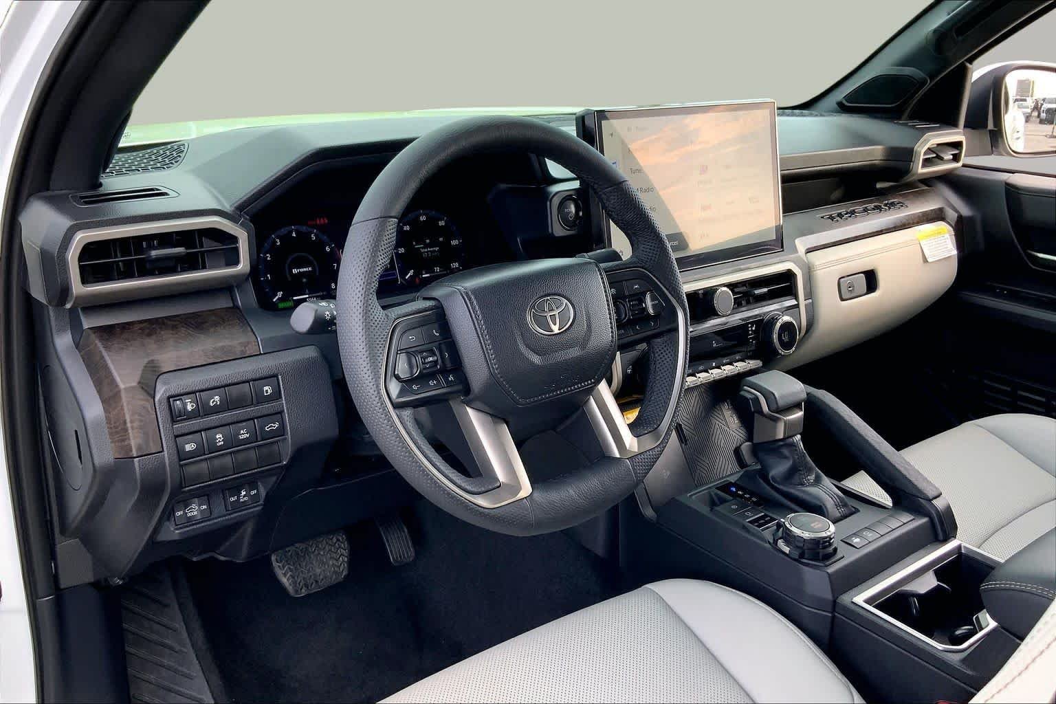 Used 2025 Wind Chill Pearl Toyota Limited Hybrid image 17
