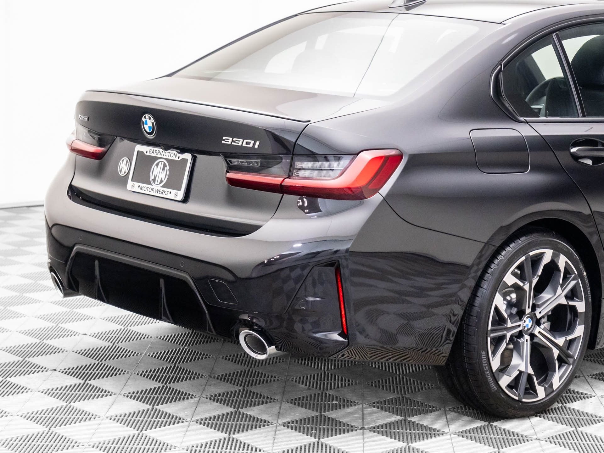 New 2026 Black Sapphire Metallic BMW 330i xDrive image 32