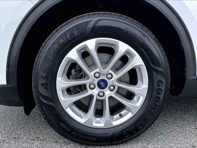 Used 2022 Oxford White Ford SE image 7