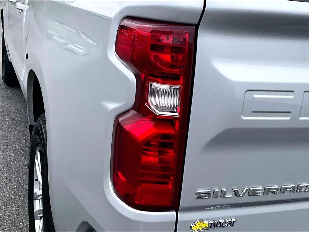 Used 2021 Silver Ice Metallic Chevrolet LT image 32