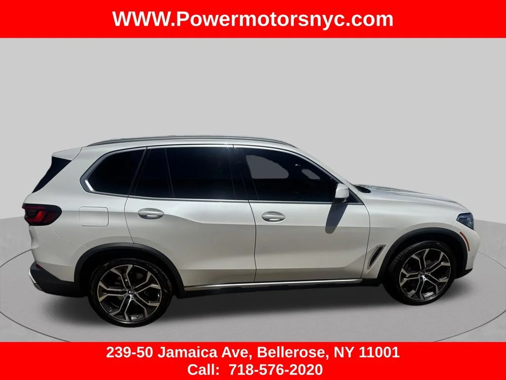 Used 2022 White BMW sDrive40i image 9