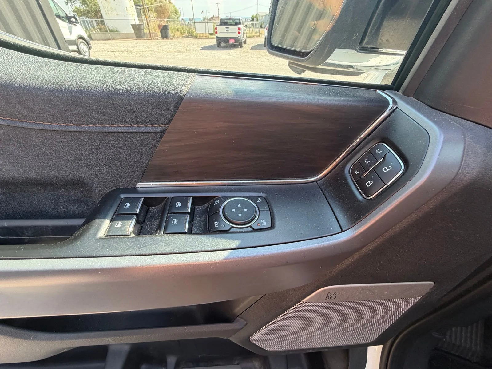 Used 2025 White Ford Lariat image 8