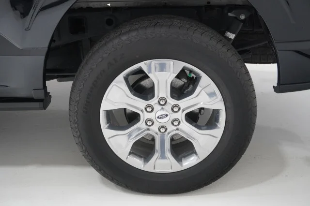 Used 2026 Agate Black Metallic Ford Platinum image 13