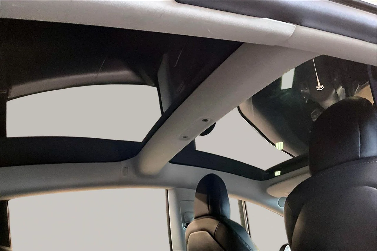 Used 2019  Tesla Long Range image 16