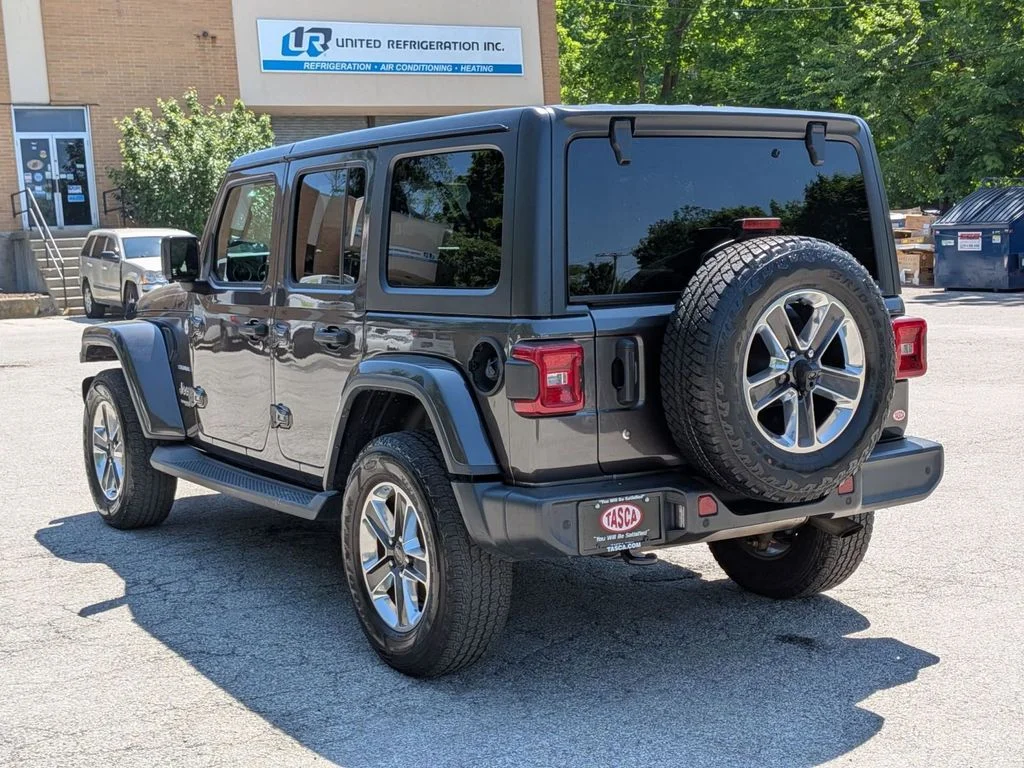 Used 2019 Gray Jeep Unlimited Sahara image 8