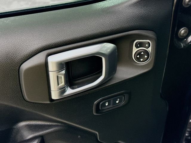 Used 2021 Black Jeep Sport image 18