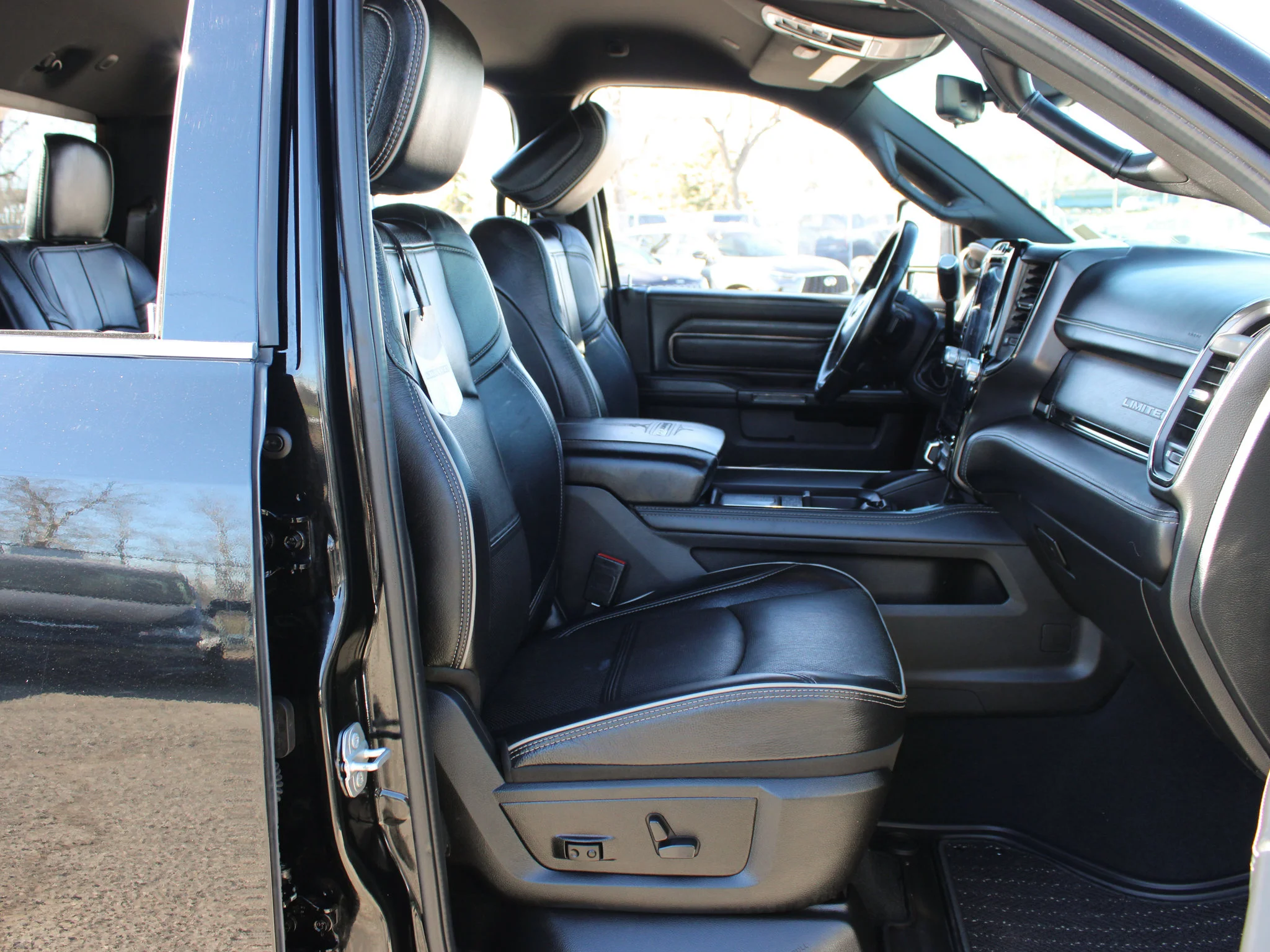 Certified Used 2023 Black RAM Limited * | Cummins | 5th Wheel & Gooseneck | Adaptive Cruise | Running Boards image 26