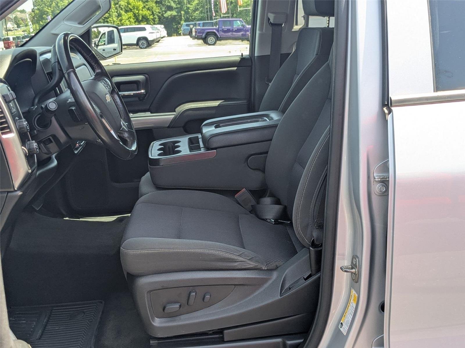 Used 2018 Silver Ice Metallic Chevrolet LT image 11