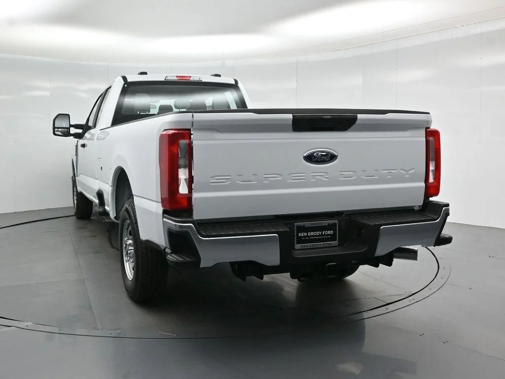 New 2026 Oxford White Ford XL image 21