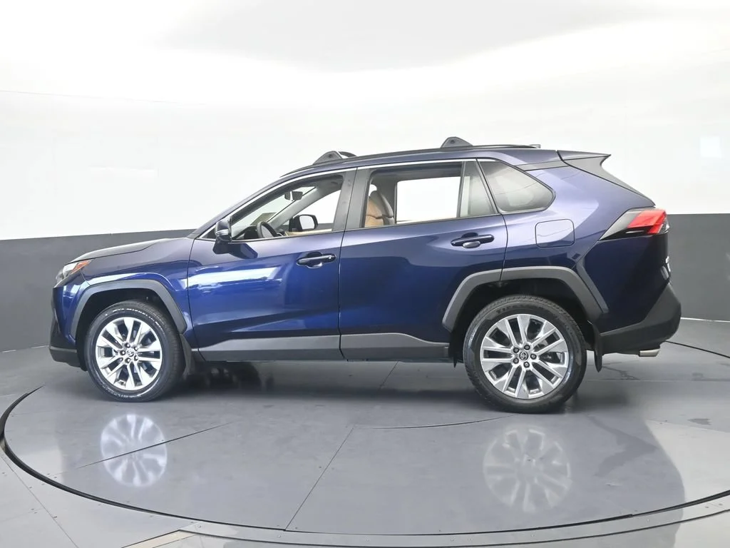 Used 2025 Blueprint Toyota XLE Premium image 2