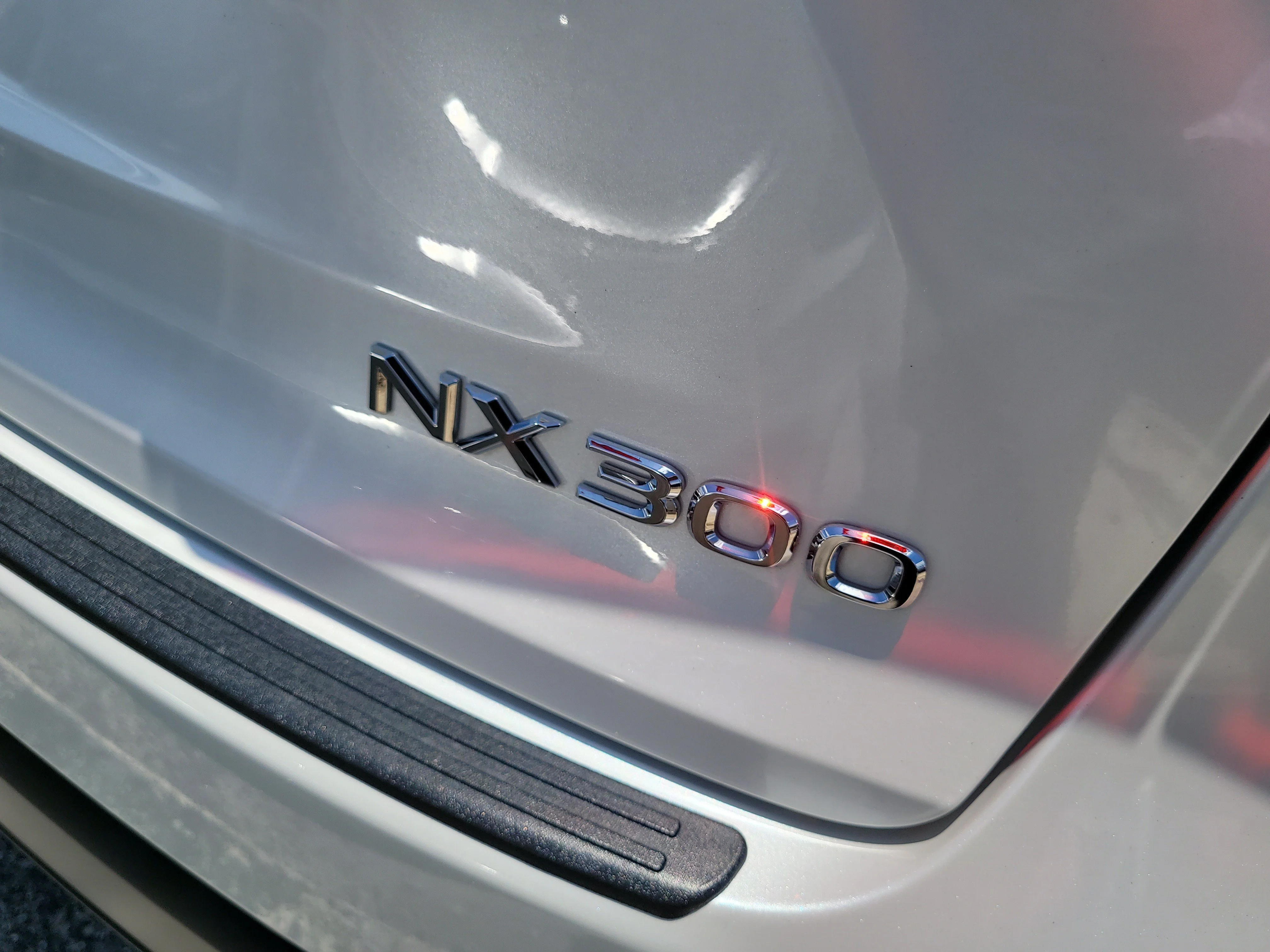 Used 2021  Lexus NX 300 image 9