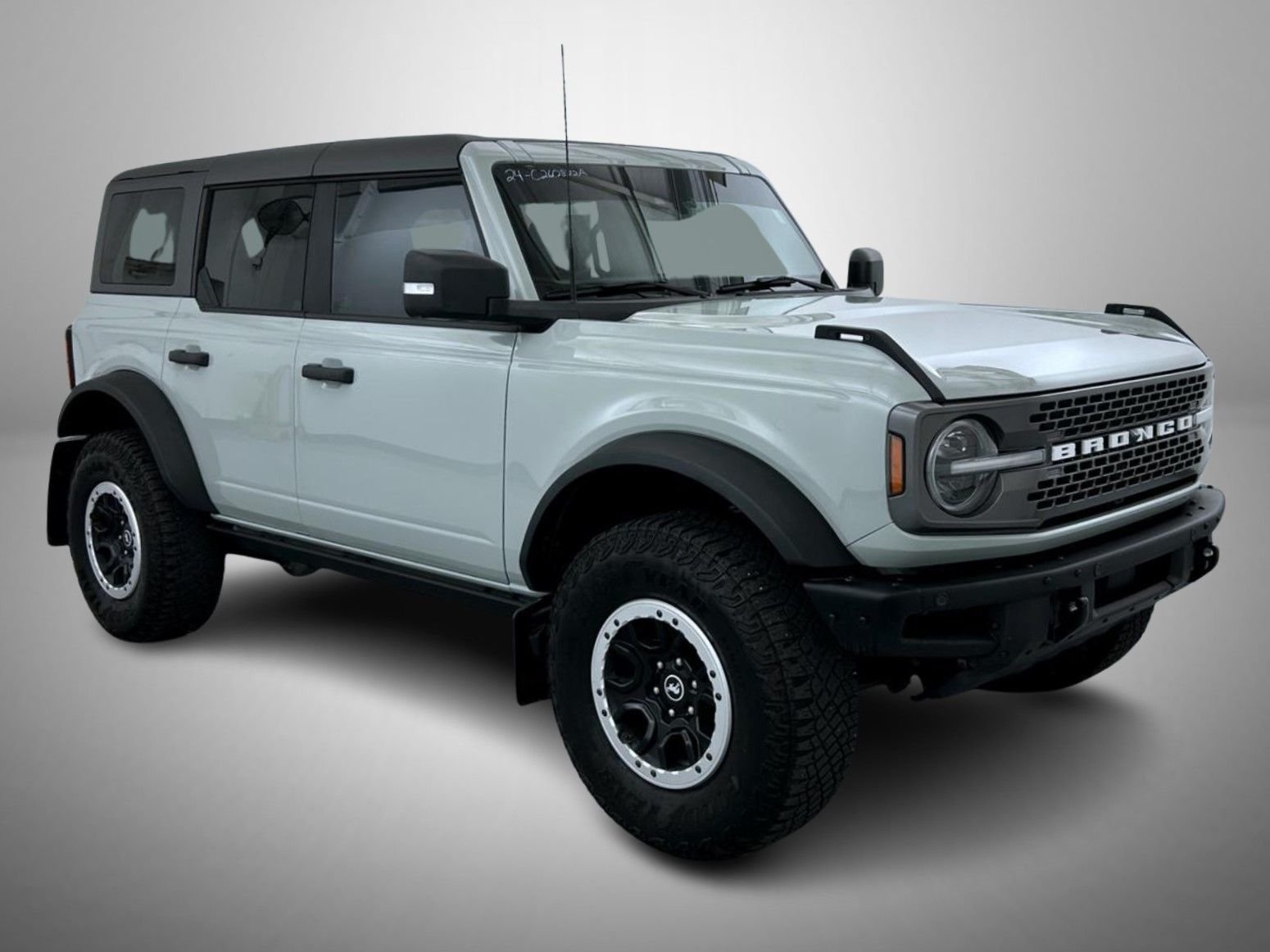 Used 2024 Green Ford Badlands image 3