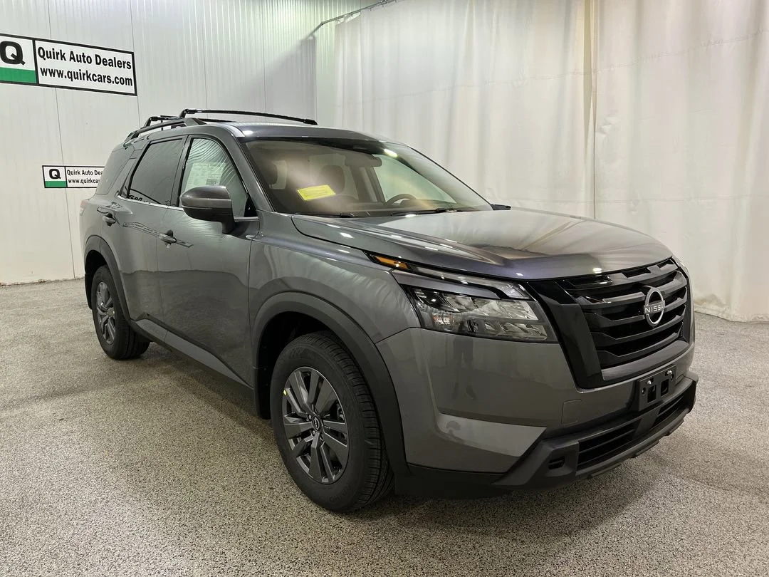 2025 Nissan Pathfinder SV 4WD's photo