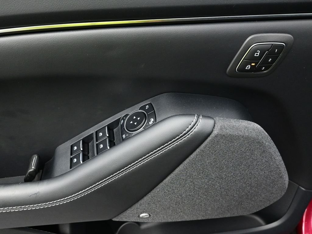 2025 Ford Mustang Mach-E Premium - Photo 16