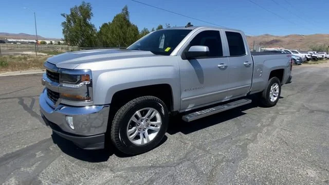 Used 2019 SILVER ICE METALLIC Chevrolet LT image 4