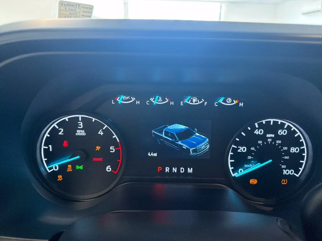 New 2027 Oxford White Ford F-350® XL image 15