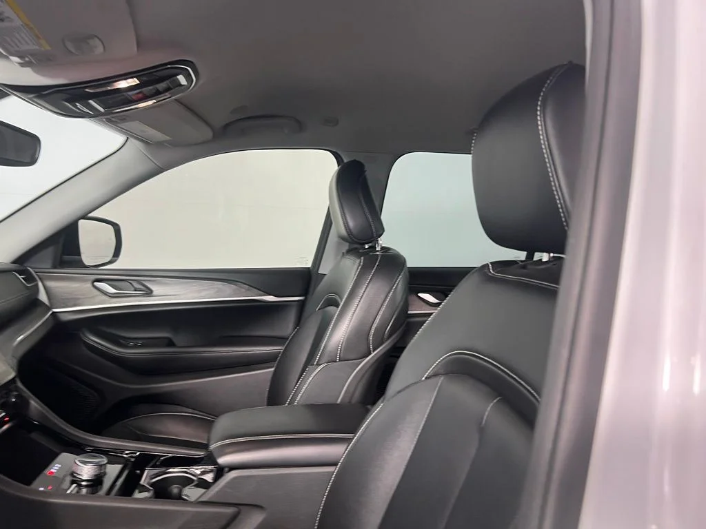 2023 Jeep Grand Cherokee Limited - Photo 17