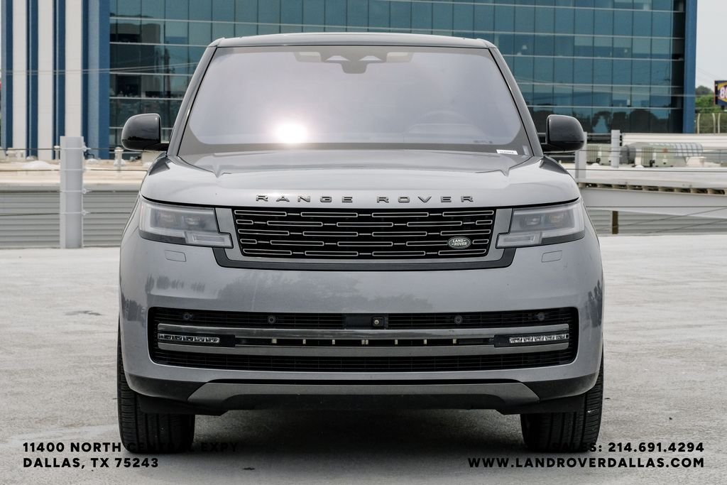 Used 2023 Eiger Gray Metallic Land Rover SE image 3