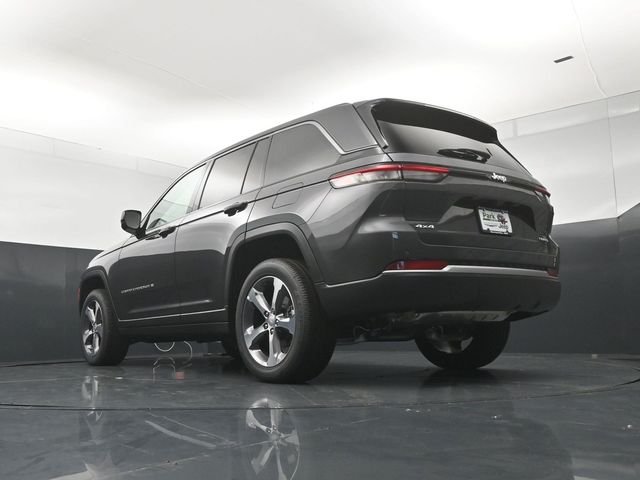 New 2026 Baltic Gray Metallic Clear-Coat Exterior Paint Jeep Limited image 22