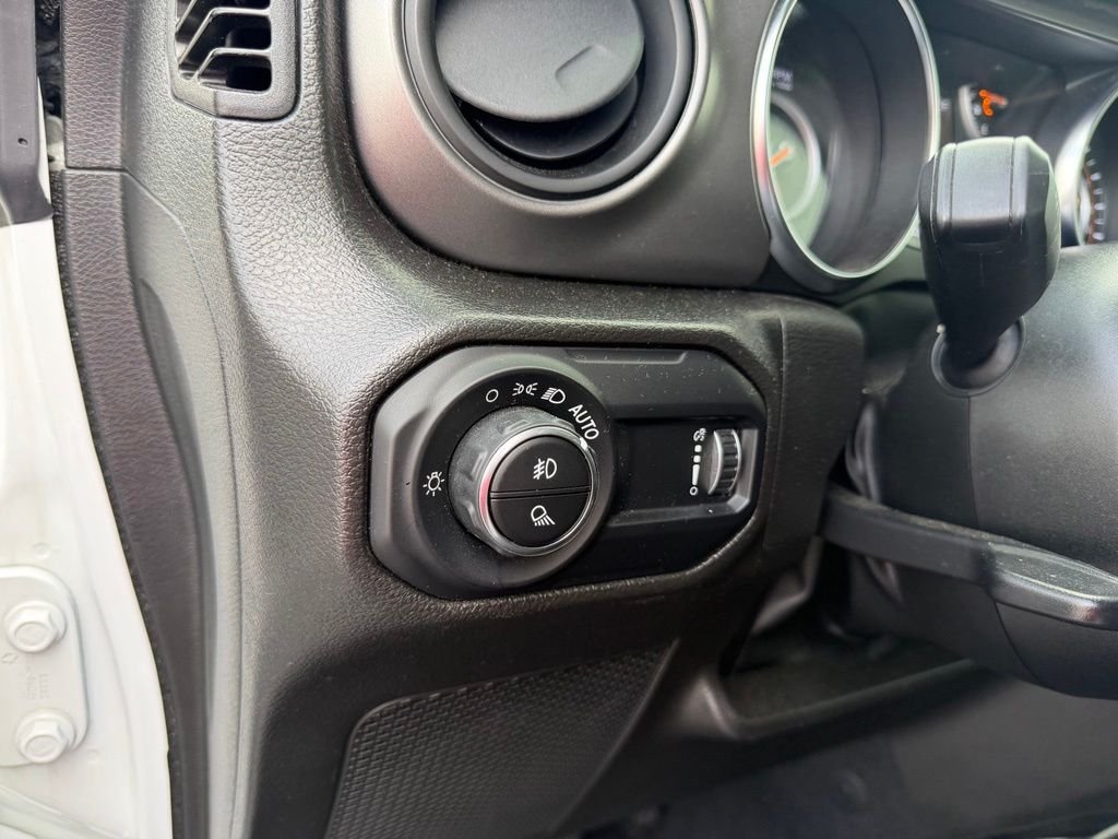 Used 2023 White Jeep Sport S image 13