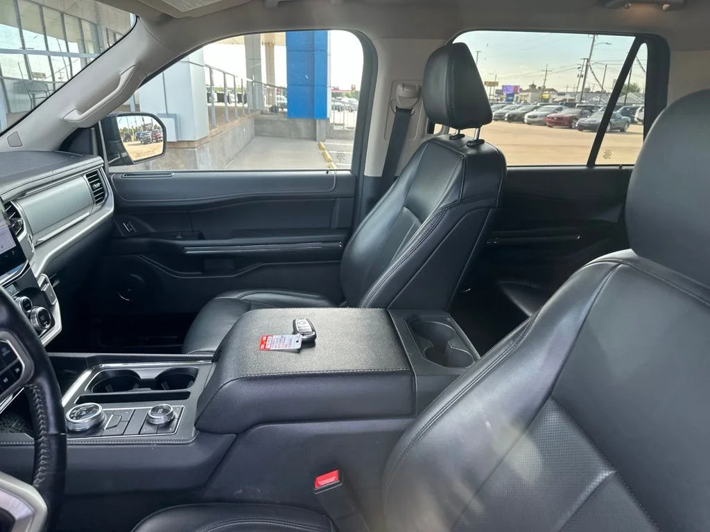 Used 2024 Black Ford XLT image 3
