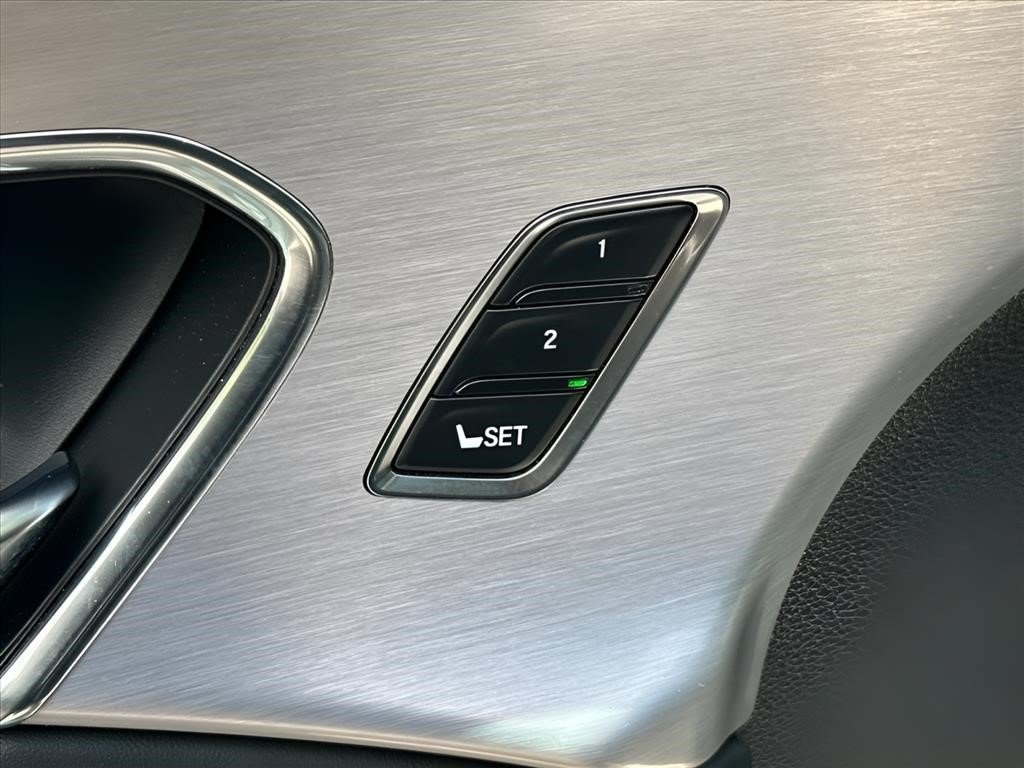 Used 2021  Acura w/Technology Package image 18