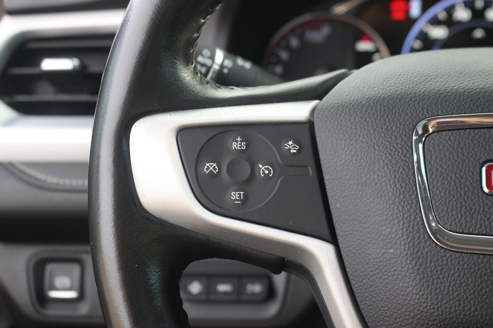 Used 2020 SMOKEY QUARTZ METALLIC GMC SLT image 21